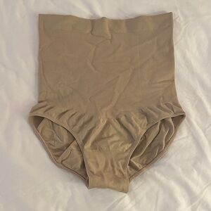 EUC High-Waisted Shapewear Briefs 🌙 🌙